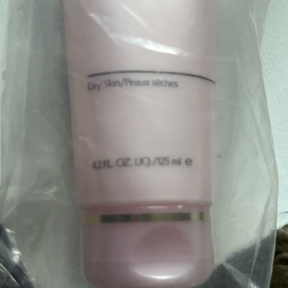Estee Lauder Soft Clean Moisture Rich Foaming Cleanser 4.2oz/125ml Full Sz NEW - Picture 3 of 8